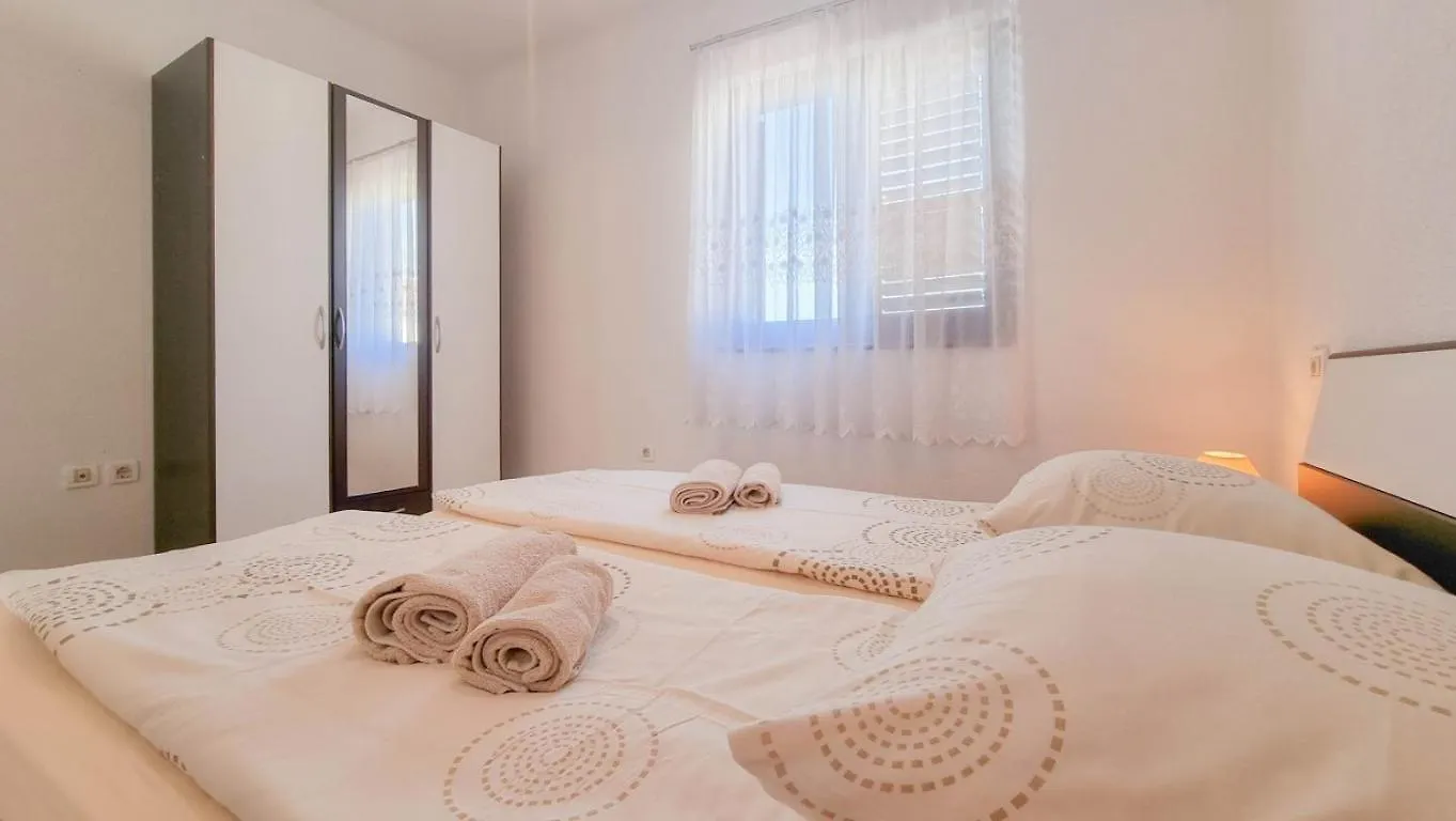 Lucijana Apartment Novigrad   Novigrad (Istria)