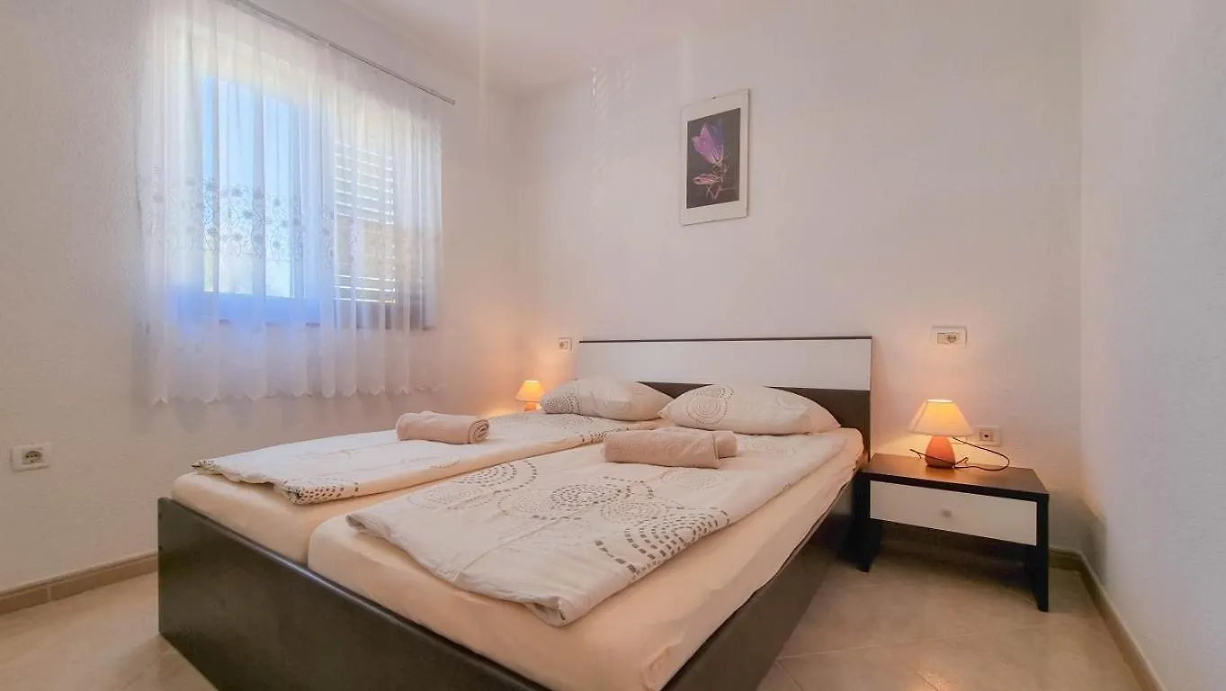 Lucijana Apartment Novigrad