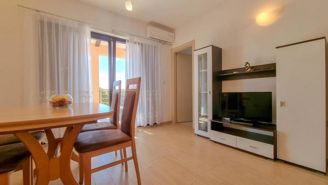 Lucijana Apartment Novigrad